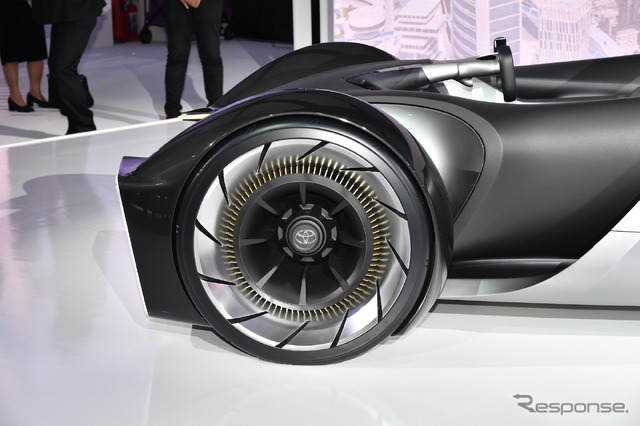 トヨタ e-RACER(東京モーターショー2019)