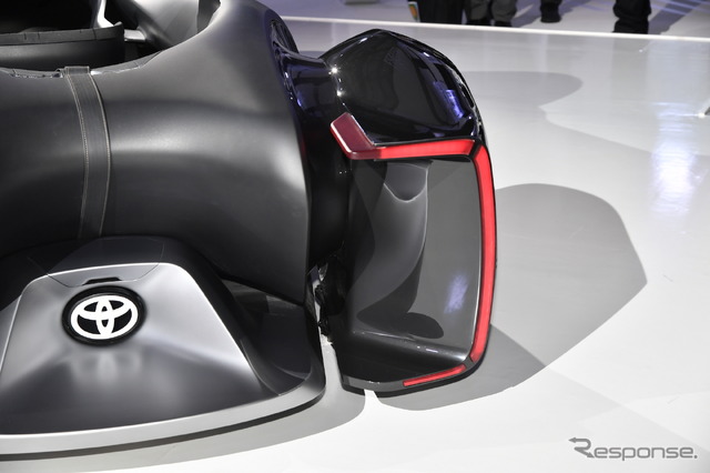 トヨタ e-RACER(東京モーターショー2019)