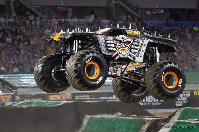 MONSTER JAM