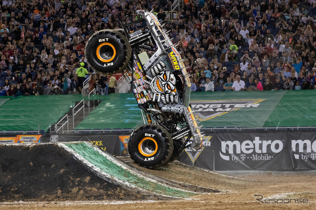 MONSTER JAM