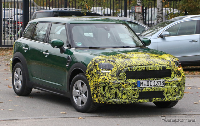 MINI クロスオーバー 改良新型(スクープ写真)