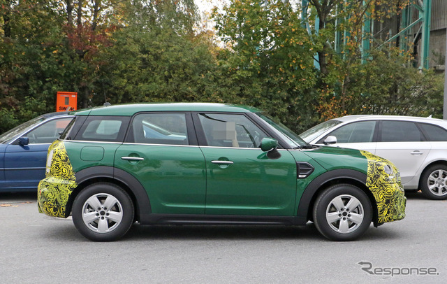 MINI クロスオーバー 改良新型(スクープ写真)