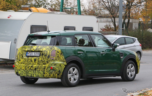 MINI クロスオーバー 改良新型(スクープ写真)