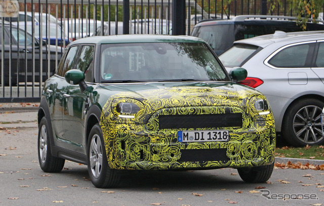 MINI クロスオーバー 改良新型(スクープ写真)