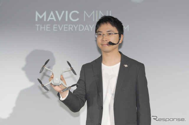 代表取締役の呉韜(ご・とう)氏が、Mavic Miniを持って説明を行った。