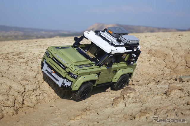 LEGO Technic Land Rover Defender