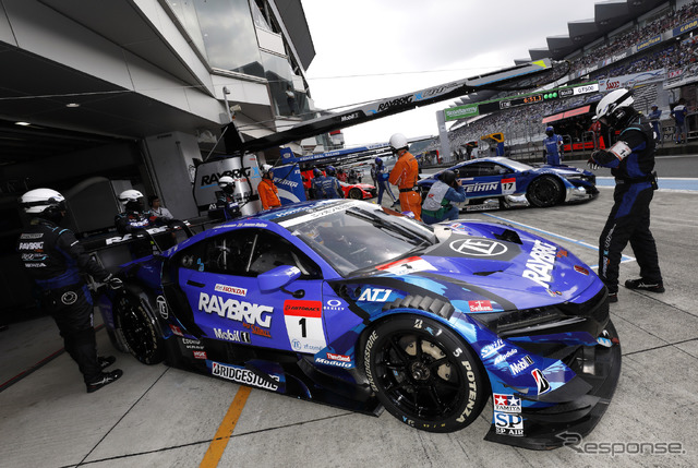 バトンと山本の#1 NSX-GT(今季第5戦富士)。