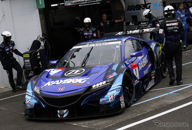 バトンと山本の#1 NSX-GT（今季第7戦SUGO）。