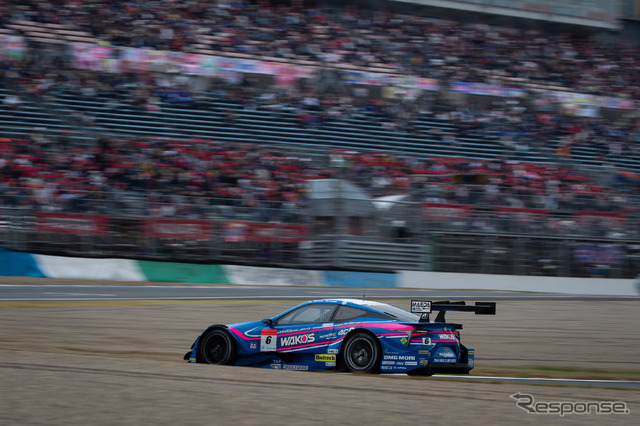 ドライバーズチャンピオンを獲得する#6 LC500(決勝2位)。