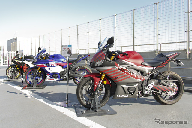 ヤマハYZF-R25×アズールレーン(東京モーターショー2019)