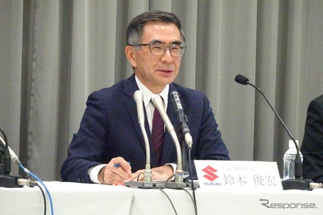 決算を発表するスズキの　鈴木俊宏社長