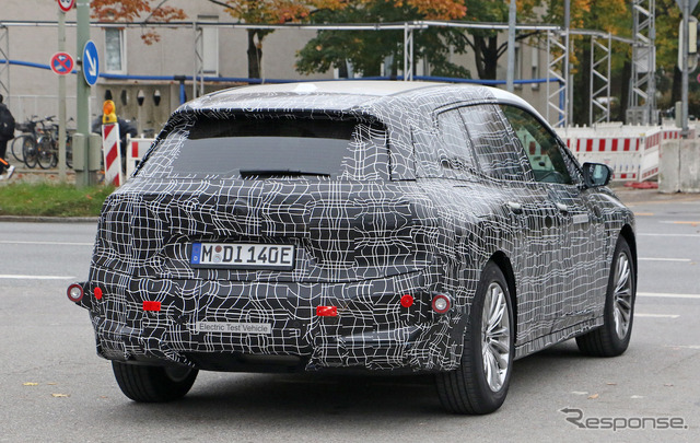 BMW iNEXT 市販型(iX5)開発車両 スクープ写真