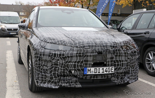 BMW iNEXT 市販型(iX5)開発車両 スクープ写真