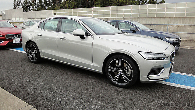 ボルボS60新型導入研修(10月17日、袖ヶ浦フォレストレースウェイ)