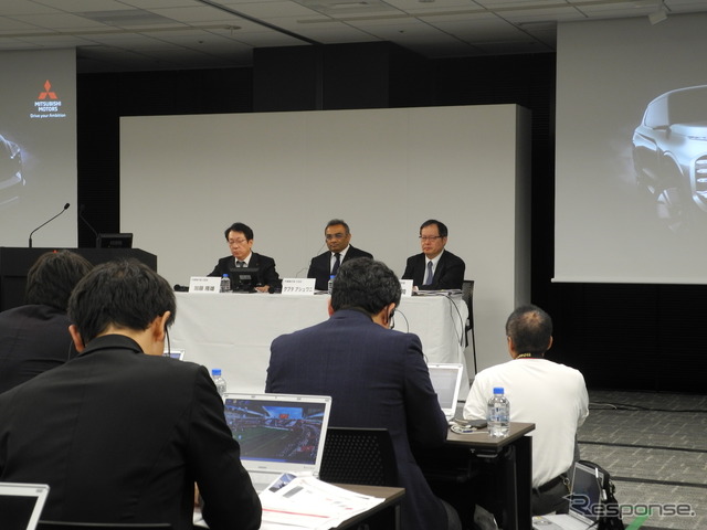 三菱自動車工業の決算会見の様子