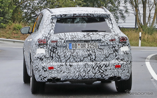 メルセデス AMG GLA45 開発車両 スクープ写真