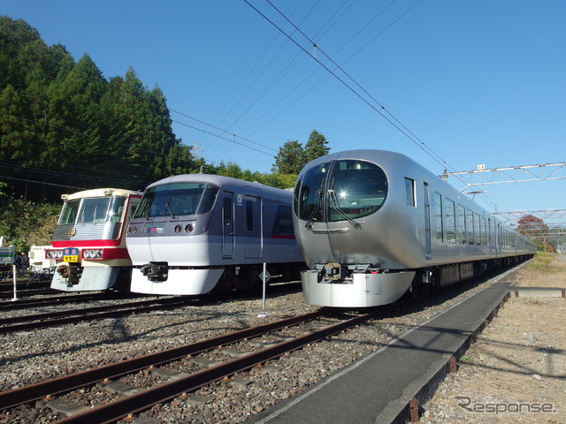 向かって左から5000系、10000系、001系（西武秩父線開通50周年記念車両基地まつり in 横瀬）。