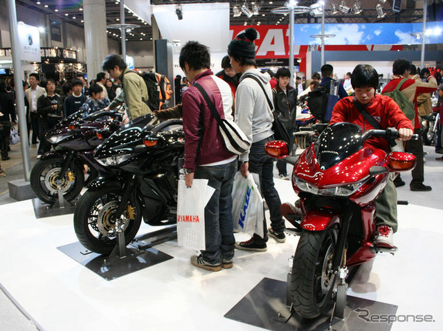 【東京モーターサイクルショウ08】ビックサイズが人気のホンダブース