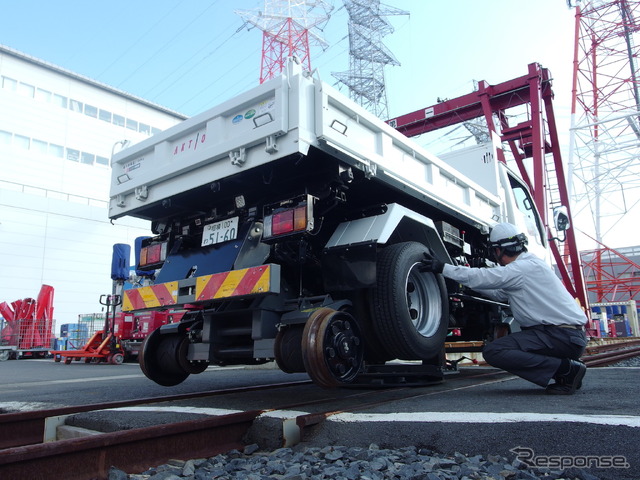 車体を下ろす。