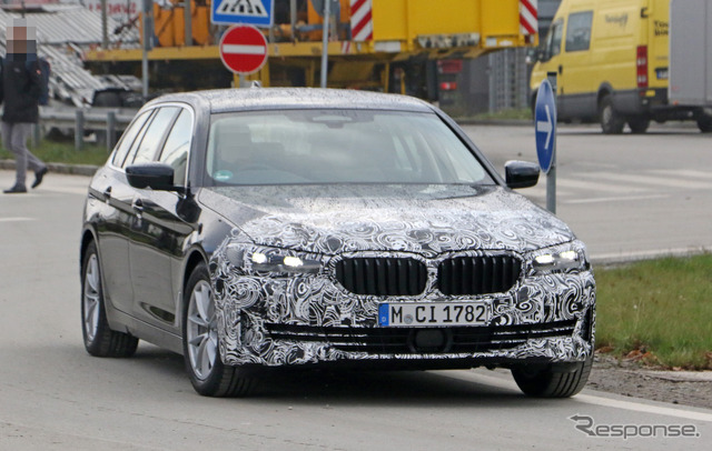 BMW 5シリーズツーリング 改良新型プロトタイプ(スクープ写真)