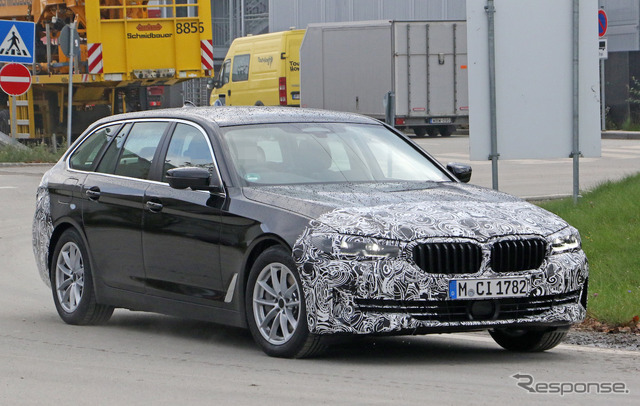 BMW 5シリーズツーリング 改良新型プロトタイプ(スクープ写真)