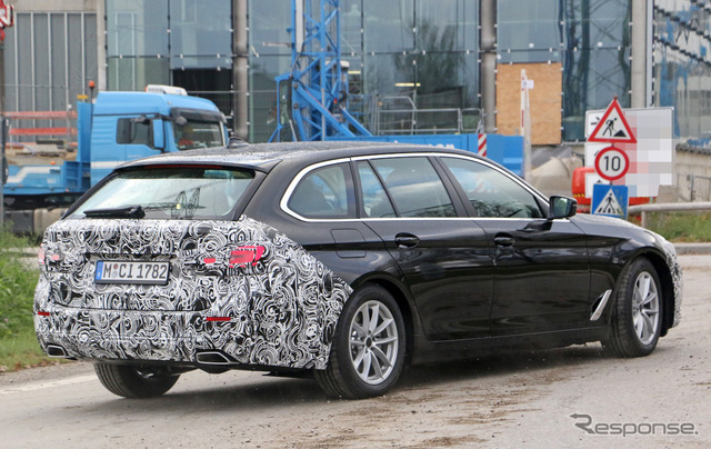BMW 5シリーズツーリング 改良新型プロトタイプ(スクープ写真)