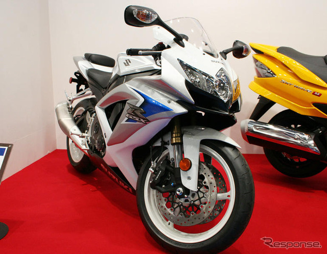 【東京モーターサイクルショー08】スズキ…参考出品車2台と鈴鹿8耐マシン