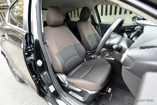 マツダ2 15S PROACTIVE (2WD、MT)