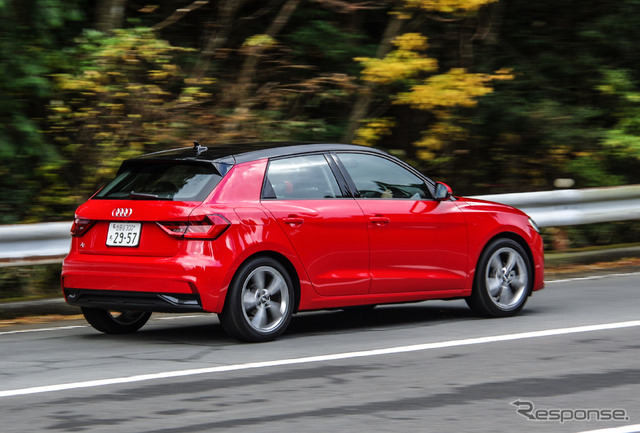 アウディ A1スポーツバック 新型(A1 Sportback 35 TFSI advansed)