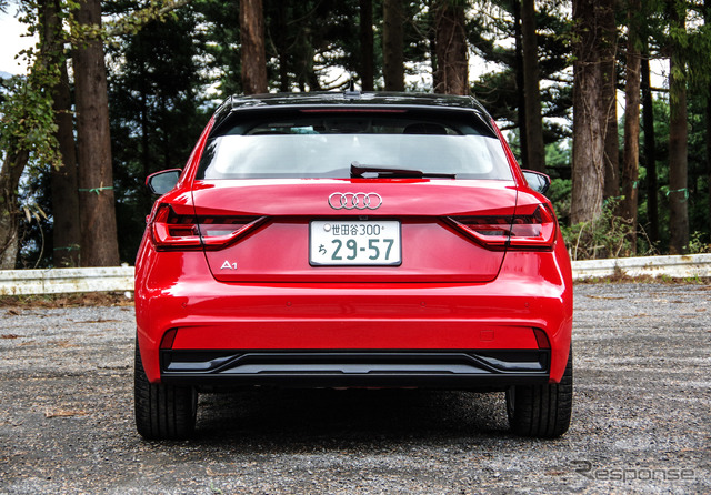 アウディ A1スポーツバック 新型(A1 Sportback 35 TFSI advansed)