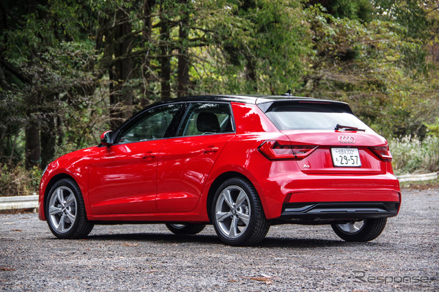 アウディ A1スポーツバック 新型(A1 Sportback 35 TFSI advansed)