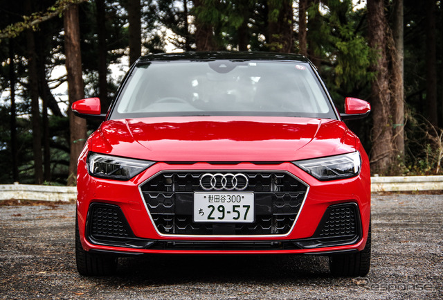 アウディ A1スポーツバック 新型(A1 Sportback 35 TFSI advansed)
