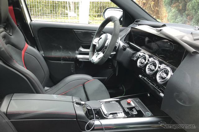 メルセデスAMG GLA45 開発車両(スクープ写真)