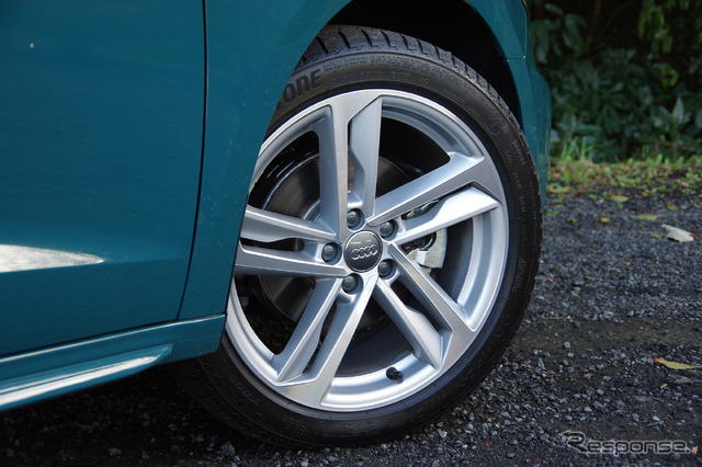 アウディ A1スポーツバック 新型(A1 Sportback 35 TFSI S-Line)