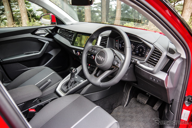 アウディ A1スポーツバック 新型(A1 Sportback 35 TFSI advansed)