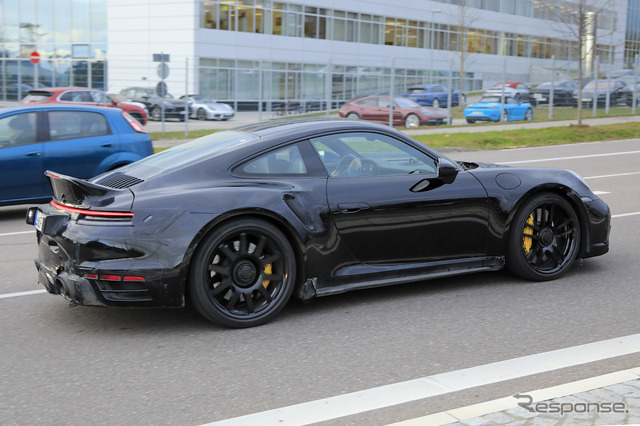 ポルシェ 911 ターボS 開発車両　スクープ写真