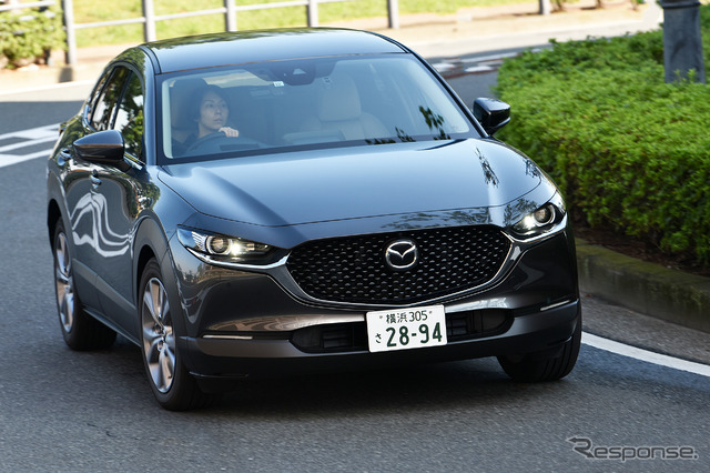 マツダCX-30