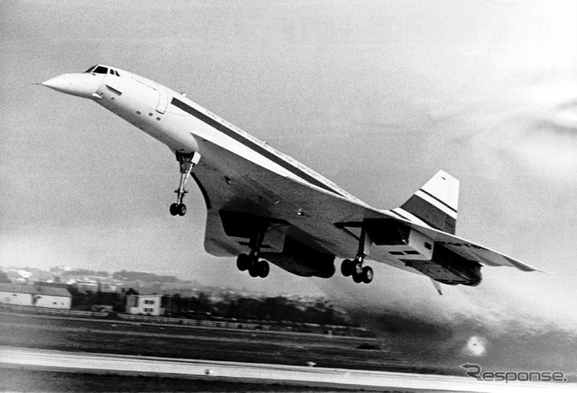 1969年3月2日、ツールーズを飛び立つコンコルド001号機(プロトタイプ、フランス製1番機)の処女飛行
