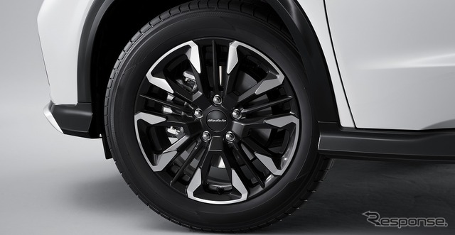 専用17インチアルミホイール(4WD)