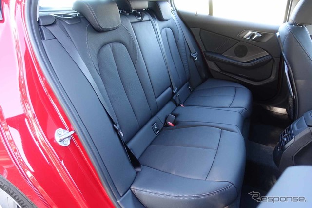 BMW 1シリーズ 新型(118i play)