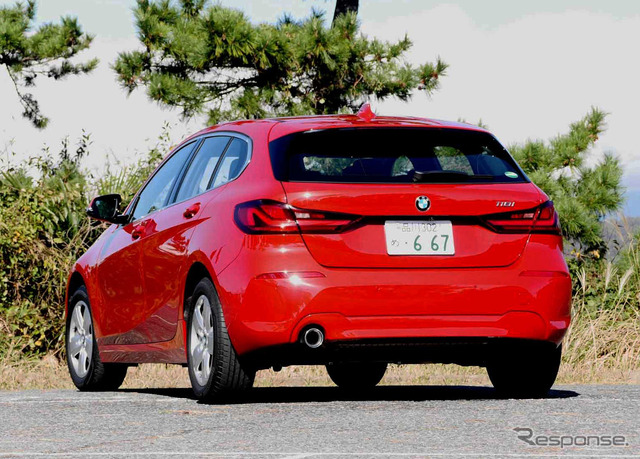 BMW 1シリーズ 新型(118i play)