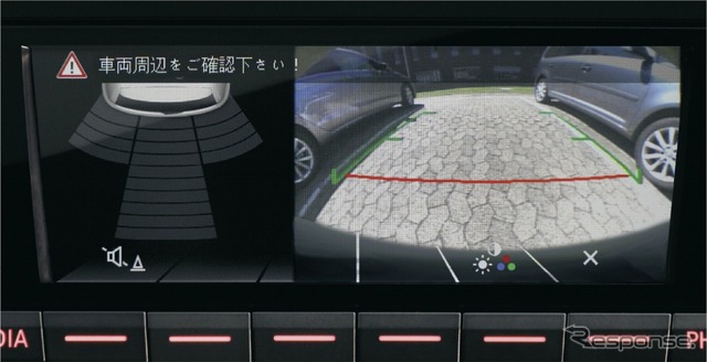 VW cross up! リヤビューカメラ“Rear Assist