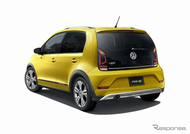 VW cross up!(ハニーイエローメタリック)