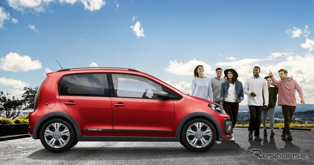 VW cross up!(トルネードレッド)