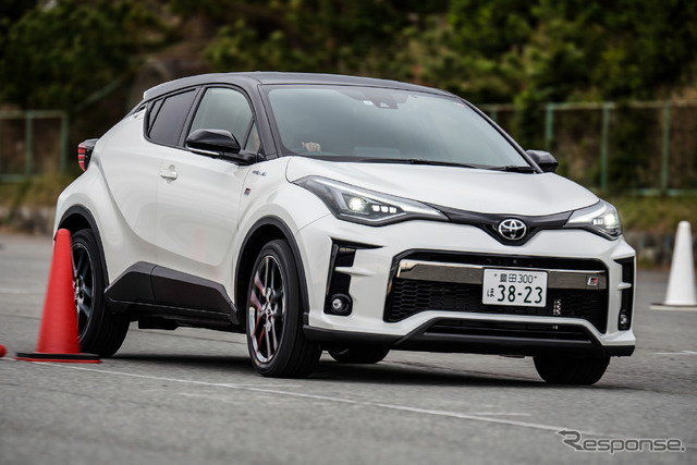 トヨタ C-HR GRスポーツ