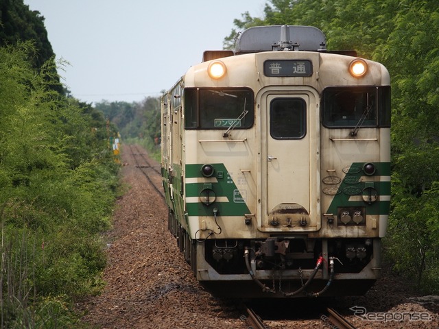 EV-E801系によって淘汰されることになった男鹿線のキハ40・48形。