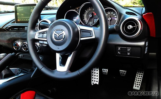 マツダ ロードスターRF 妖艶なバックスタイルで異次元へ翔ぶ【愛車 File.06】