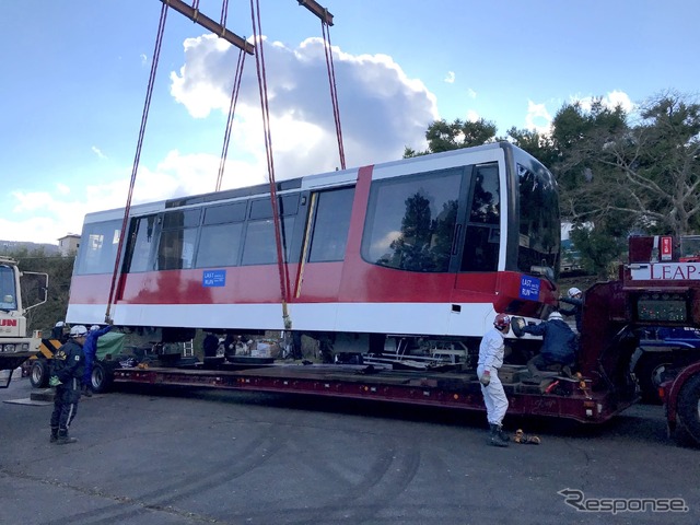 箱根登山ケーブルカーが更新運休、車両搬出