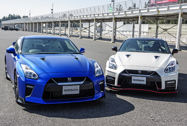 日産 GT-R 2020年モデル(左)とGT-R NISMO 2020年モデル(右)