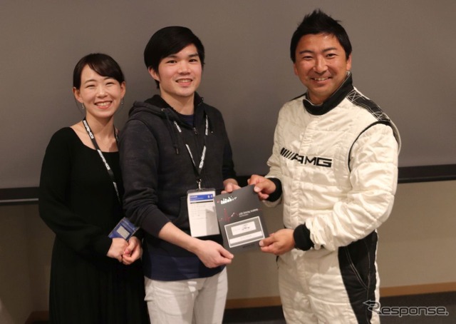 BASICのインストラクター:片岡選手と記念撮影(なお、奥様はFD乗り)